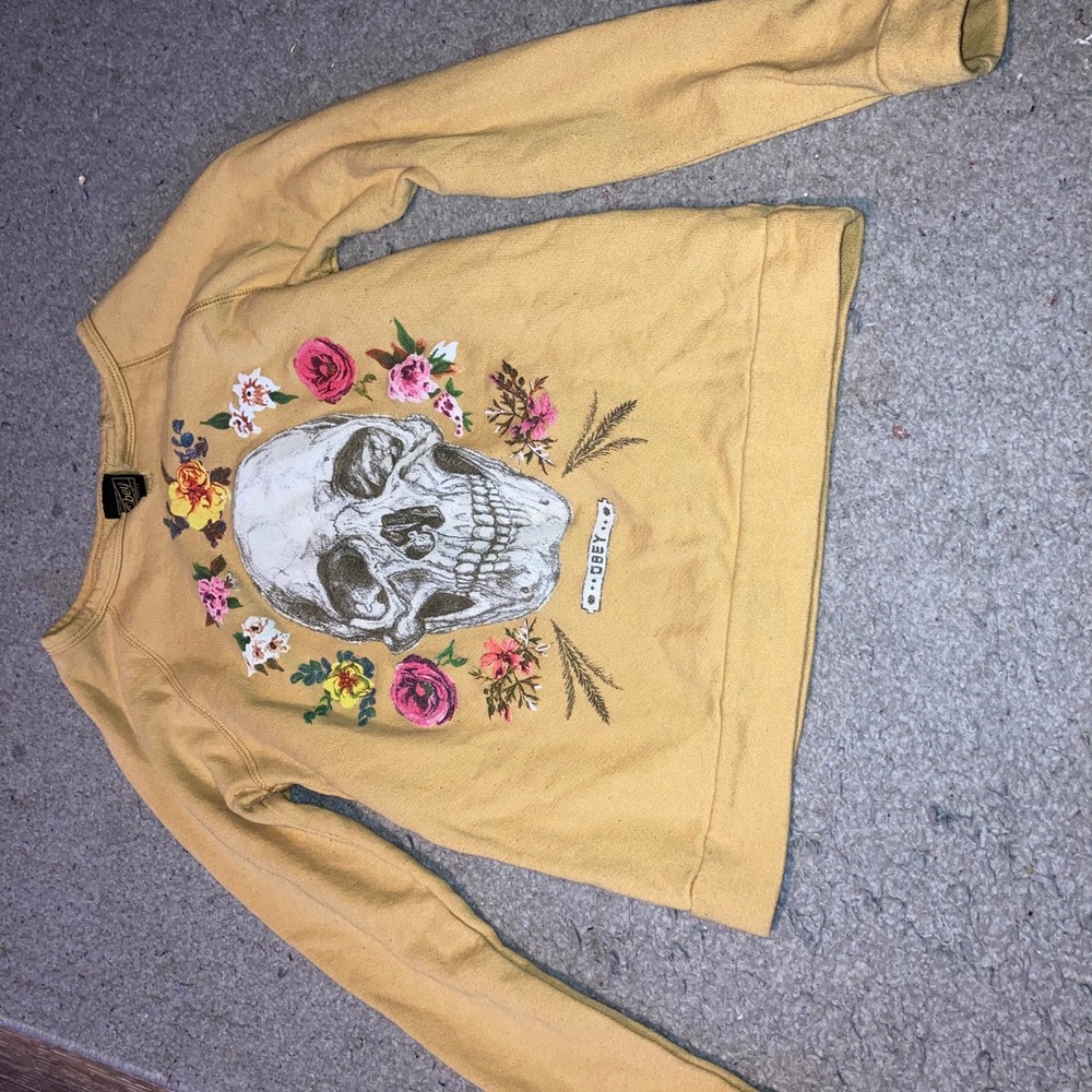 Mustard yellow long sleeve with graphic.